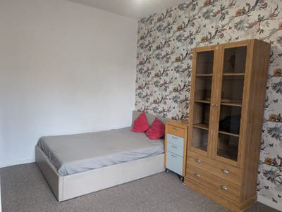 Furnished 3 bedroom house Main Photo