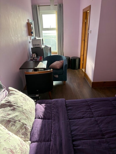 En Suite Double Bedroom  Main Photo