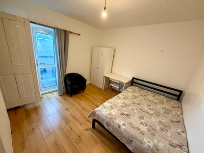 🔥Large Room+Balcony in Bethnal Green+All Bill Incl Main Photo