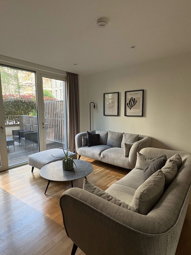 En-suite double room in a friendly townhouse  Main Photo
