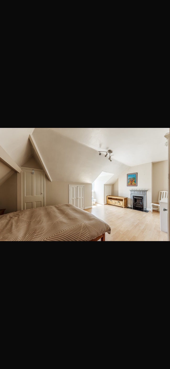 Large Double-Room / period end of terrace home!  Main Photo