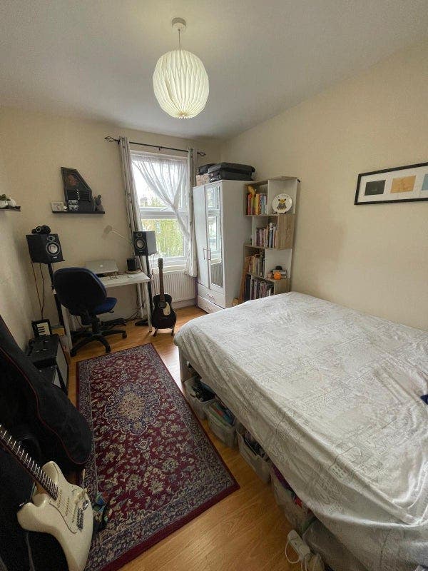 Double room available by LLoyd park The Bell Main Photo