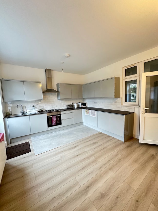 Single Room to Let – Bills Included Main Photo