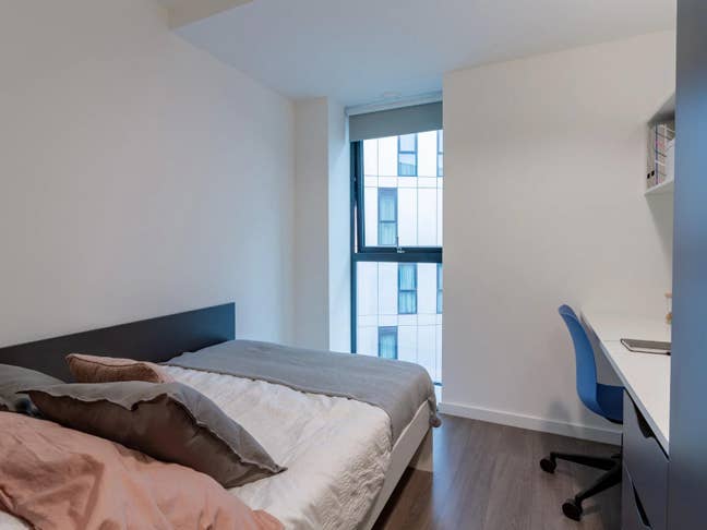 🏡Short-Term En‑Suite Room Available in Wembley🏡 Main Photo