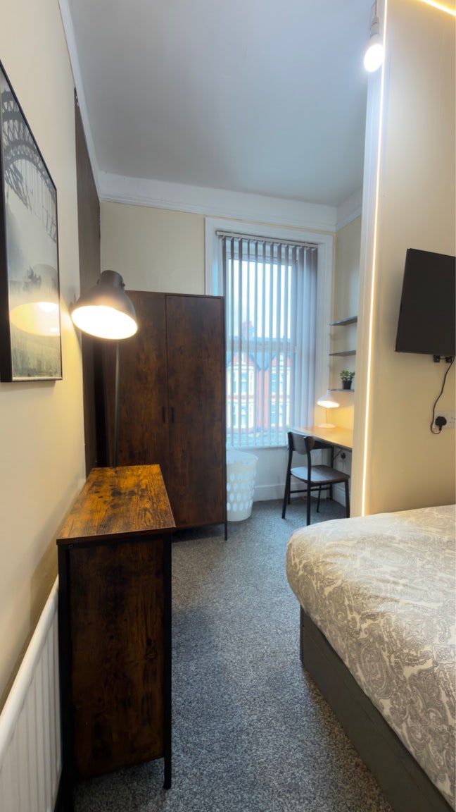Room Near Town and University(All Bills Included) Main Photo