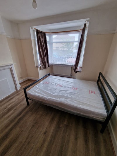 1 double bedroom in southall Main Photo