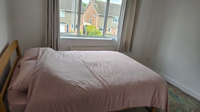 Two spacious double bedrooms available Main Photo