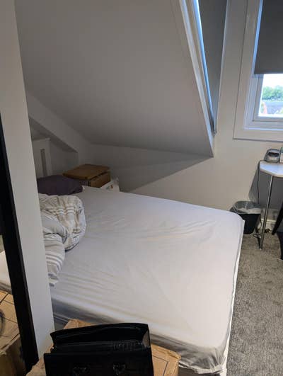 Letting out my room for a max of one month Main Photo