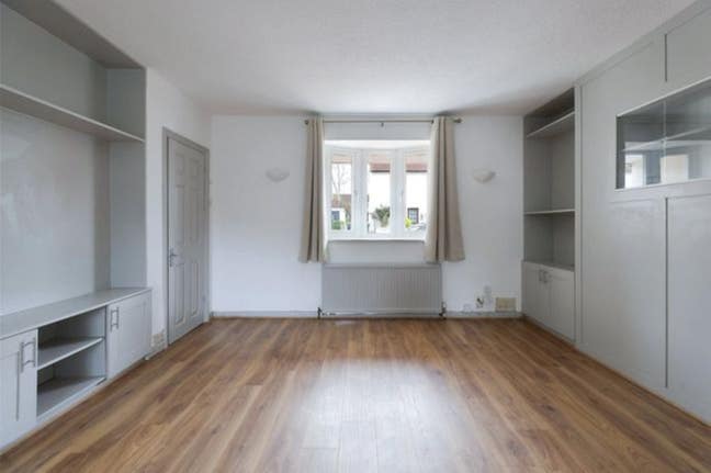 Box room and double room for rent Main Photo