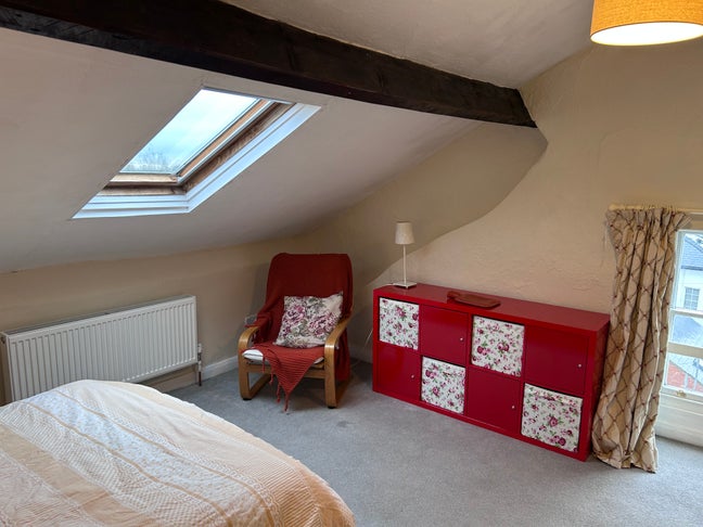 Two attic rooms in beautiful Victorian Home  Main Photo