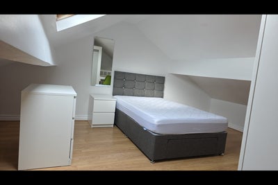 69 Blades Street  Main Photo