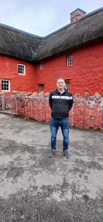 Professional Male seeks a single or double room Main Photo