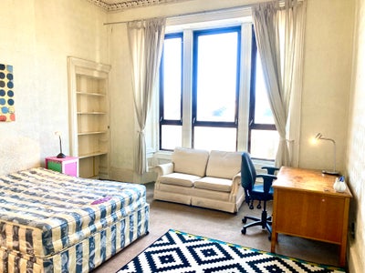 Large room near Byres Road Main Photo