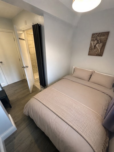 Stunning Double + Ensuite Canary Wharf/ Poplar Main Photo