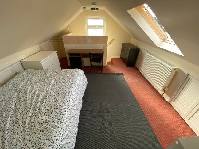 Half En-Suite double bedroom in Marston Main Photo