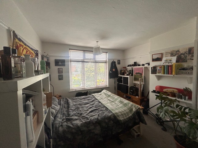 2 Double Rooms Available (Bills Included) Main Photo