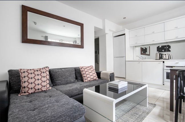 Fabulous One Bed Gem by Tube Main Photo