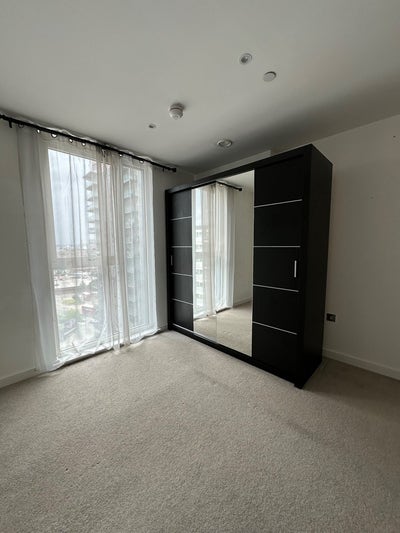 ✨ 2-Bed, 2-Bath Apartment with En-Suite & Balcony Main Photo