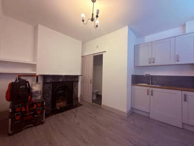 Double en-suite rooms Available Immediately  Main Photo