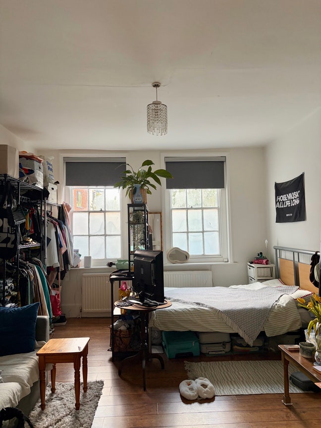 Spacious &  Bright Studio in Dalston Main Photo