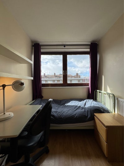 Bright room in Shoreditch - bills included Main Photo