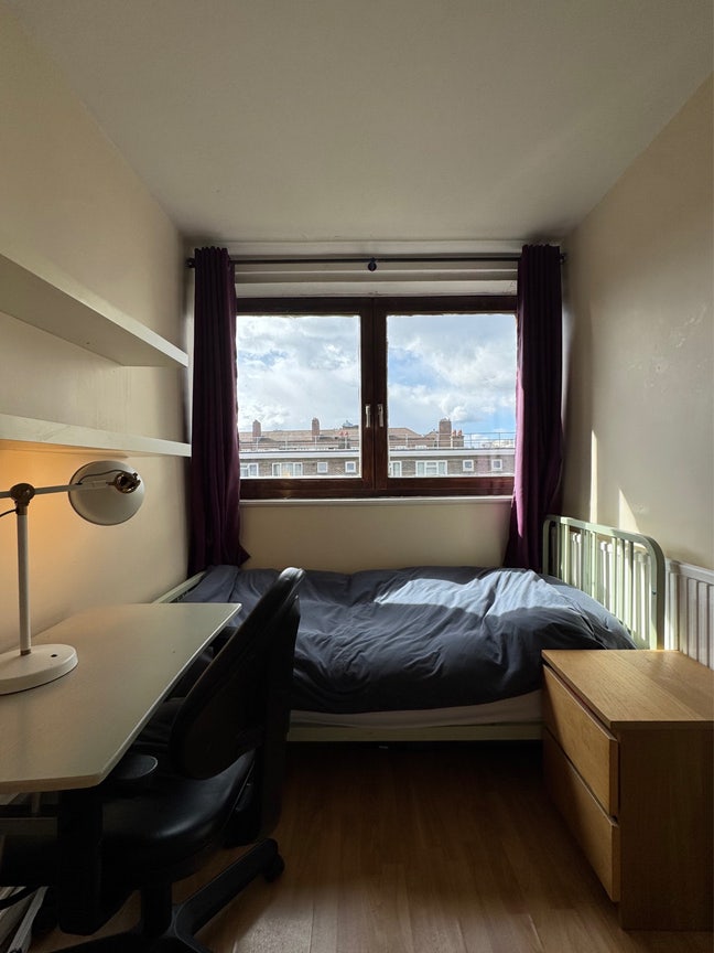 Bright room in Shoreditch - bills included Main Photo