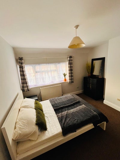 PINNER - Double Rooms Main Photo