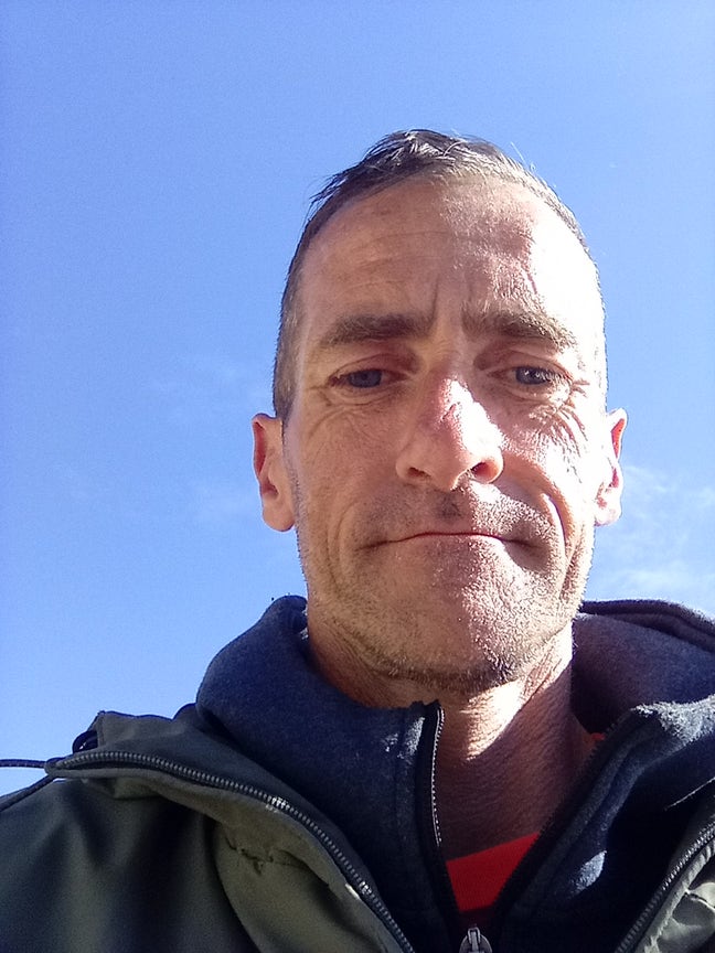 Professional Male seeks a single or double room Main Photo