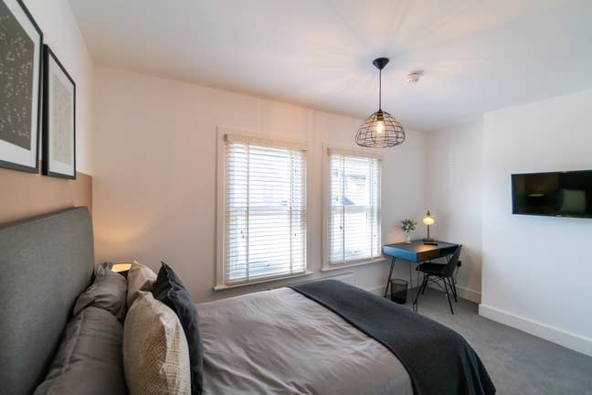 Amazing accommodation - Close to Caversham Village Main Photo