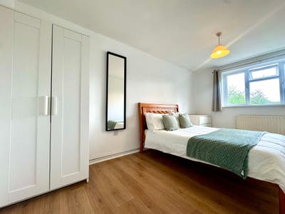 🐬Canary Wharf - Spacious Double Room🐬 Main Photo