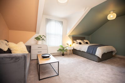 1 Large Double En Suite Room in L13 Area!  Main Photo