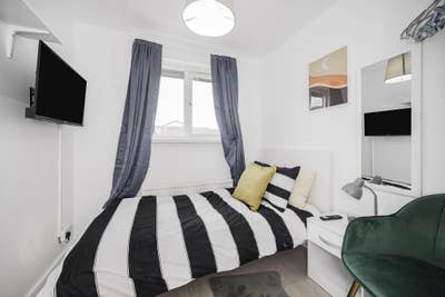 🔥 Bright Single Room Stratford | Available NOW Main Photo
