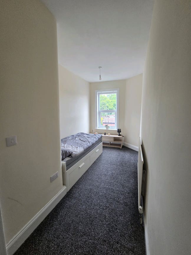 Room to rent Main Photo
