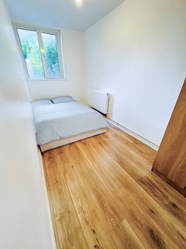  🏡 Bright Room | Queen’s Park Area 📍| 01/07 ✨ Main Photo