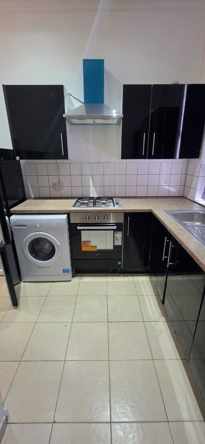 Nice one Bedroom flat near seven king station  Main Photo