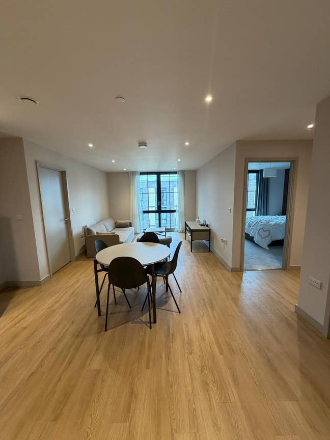 Large luxury apartments  Main Photo