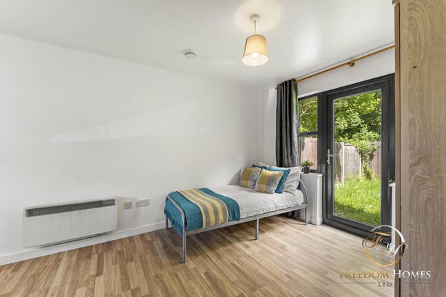 Brand New HMO in St. Michael's Gate - PE1 Main Photo