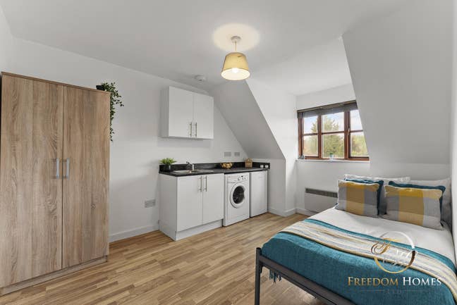 Brand New HMO in St. Michael's Gate - PE1 Main Photo