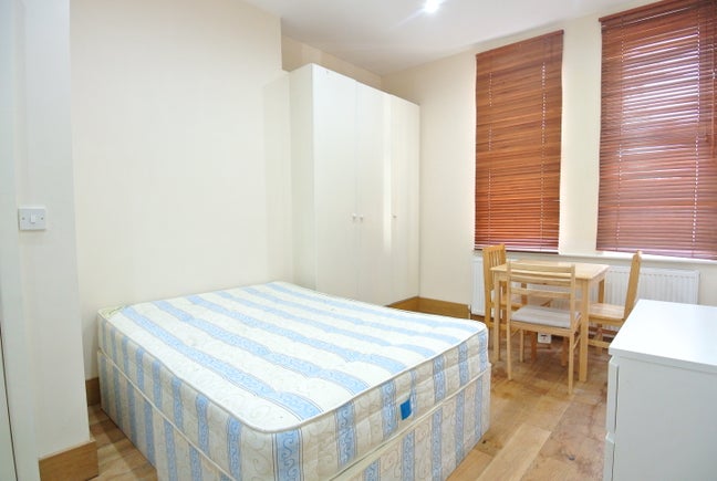 *inc All Bills* Studio Flat to Rent in W.Green Main Photo