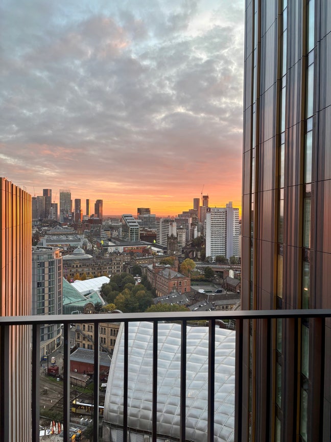 Looking for a Flatmate to join me :)  Main Photo