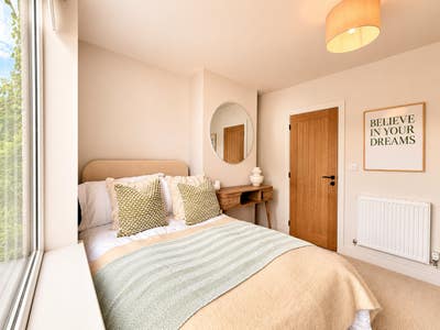 Beautifully Designed Home for Biomed Professionals Main Photo