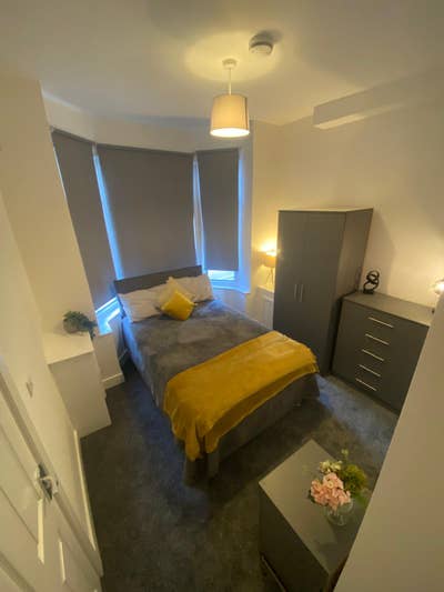 Spacious Room to Let in Modern Shared Home Main Photo
