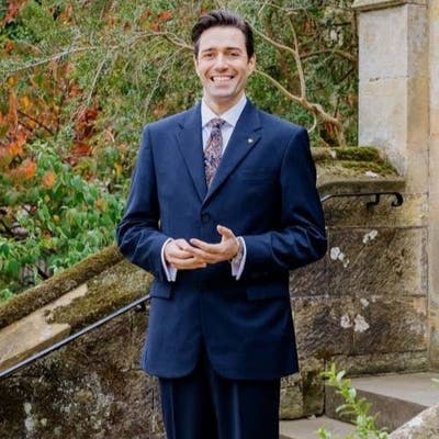 Professional Male seeks a single or double room Main Photo