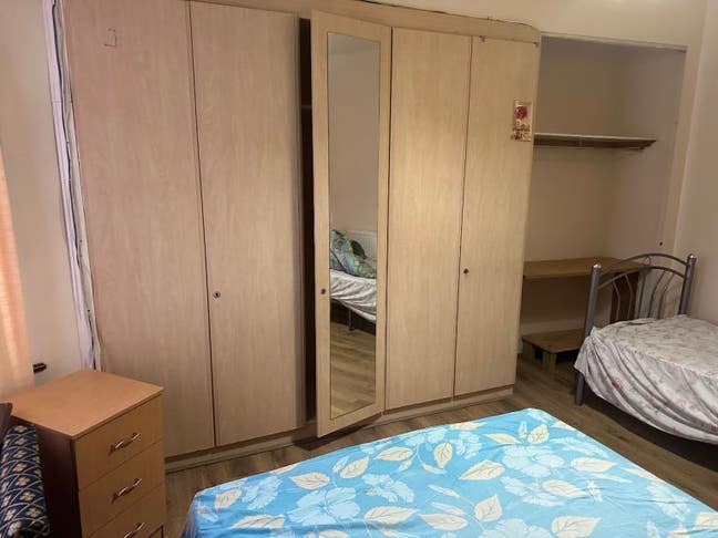 Spacious Double Room to Rent – E12  Main Photo