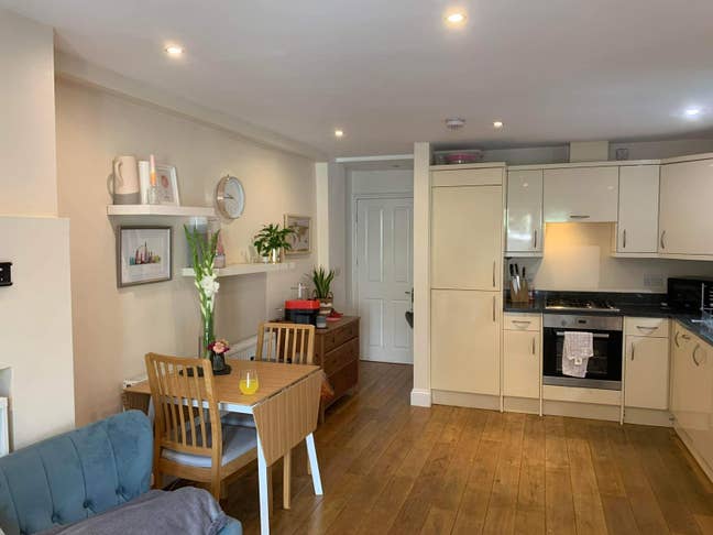 Double Room in Bright Flat –Tooting Broadway Main Photo