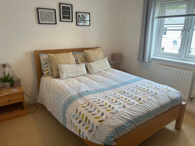 Double bedroom furnished available in Haydon Main Photo