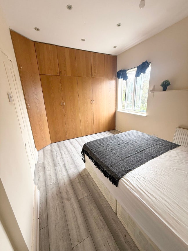Fantastic  Double Room with Private Bathroom  Main Photo