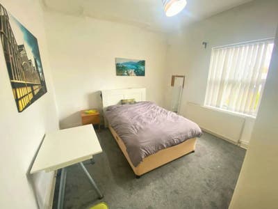 Spacious and Cosy Double Rooms for Rent in M13 0DS Main Photo