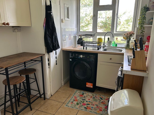 Lovely 2 Bed Flat - Prime Brixton - Balcony Main Photo