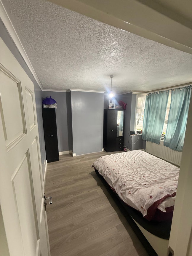 Double bedroom  Main Photo